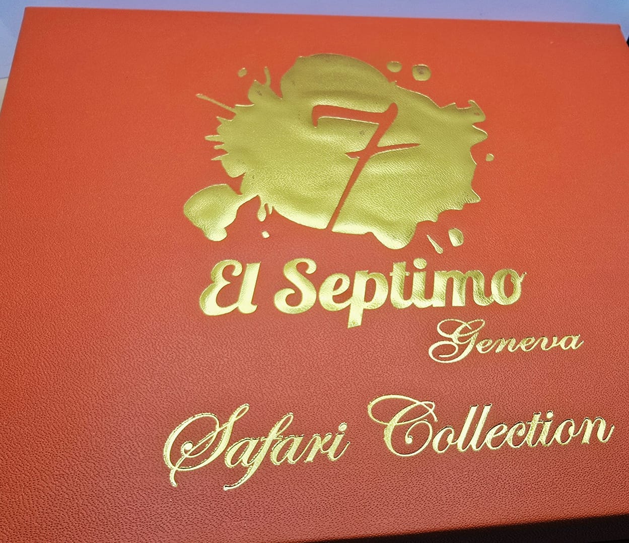 Closed box of El Septimo Safari Collection luxury cigar ashtray.