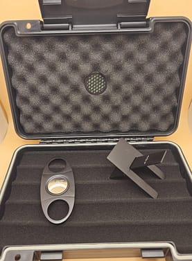 Sea zephyr 5 cigar travel humidor with cigar tee and cutter