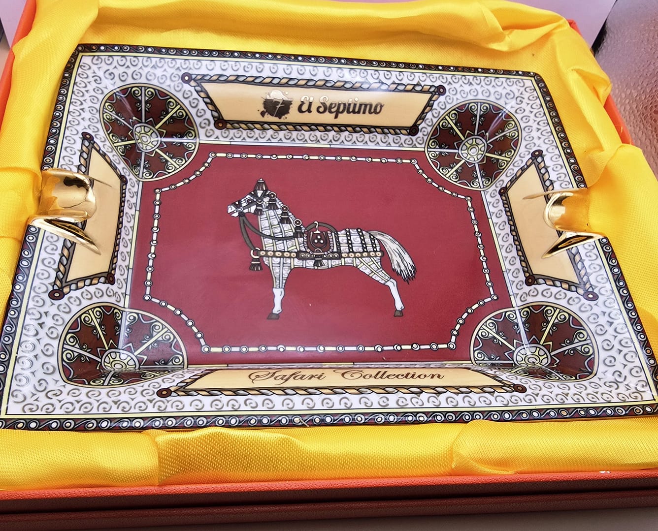 El Septimo Safari Collection luxury cigar ashtray with safari-inspired design.